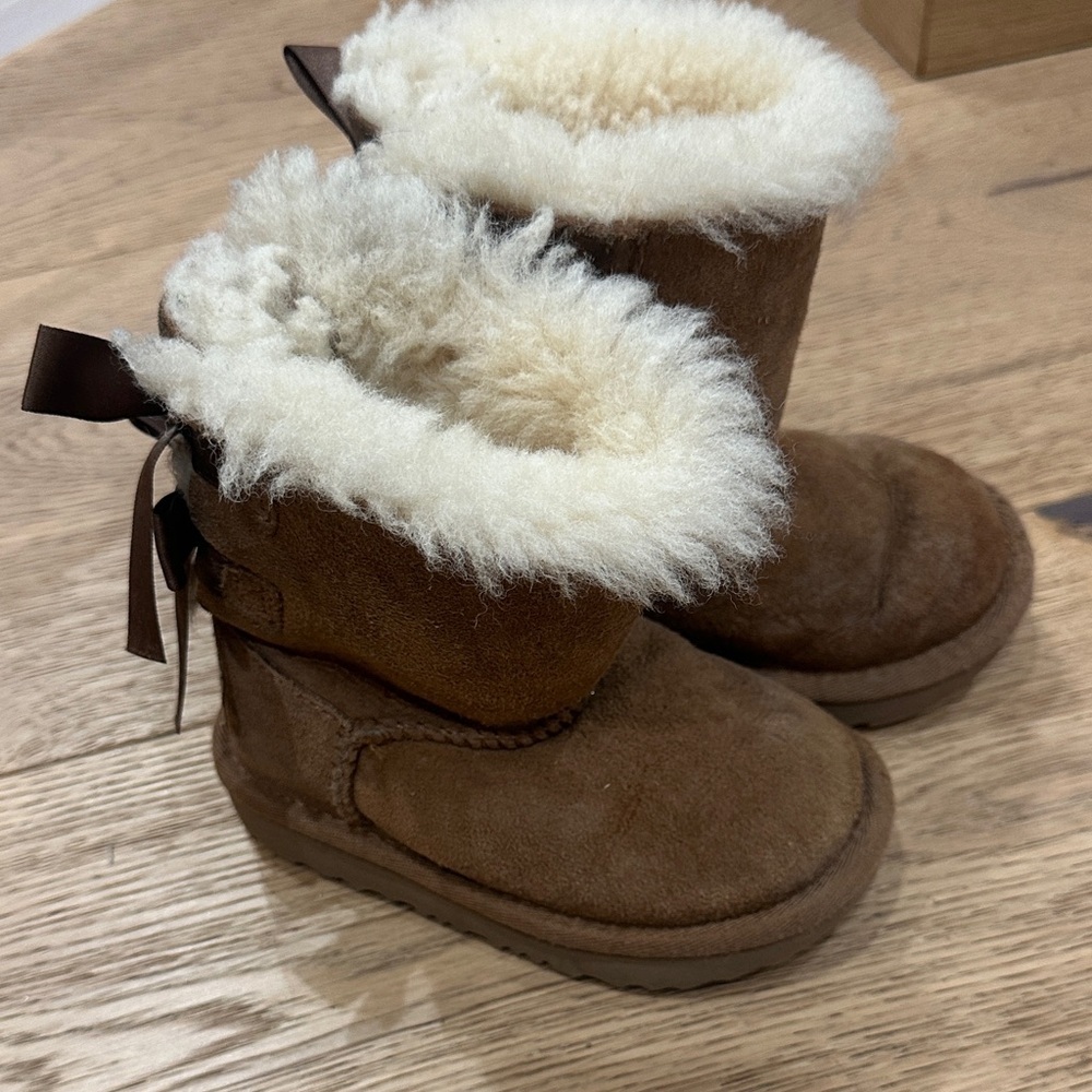 Uggs Bailey bow Brown Shearling-Lined Boots with Ribbon Detail 7 toddler
